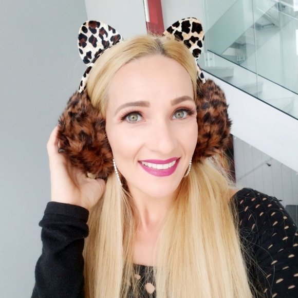 Warm Leopard Print Ear Muffs - Picture 3 of 4